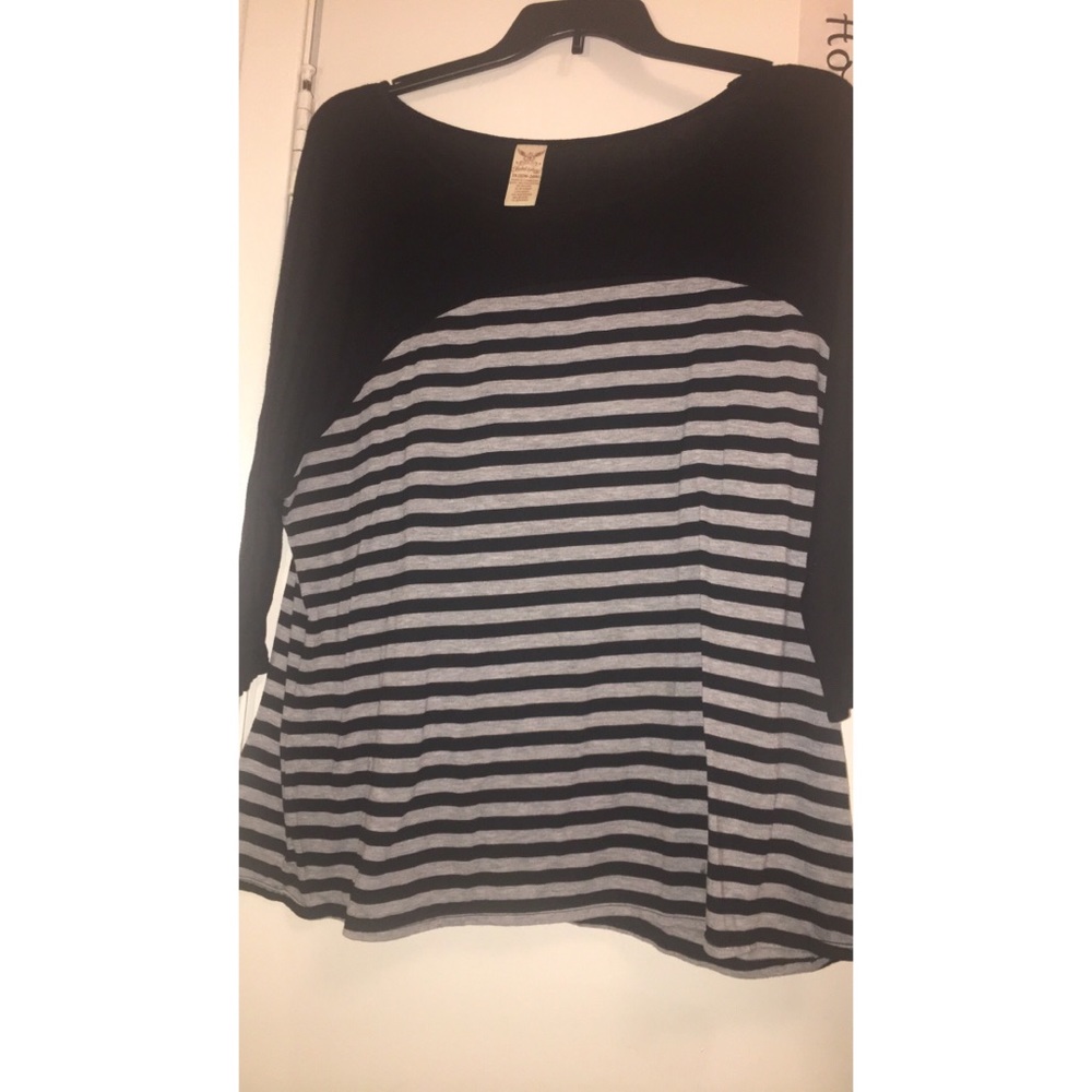 quarter length sleeve t-shirt